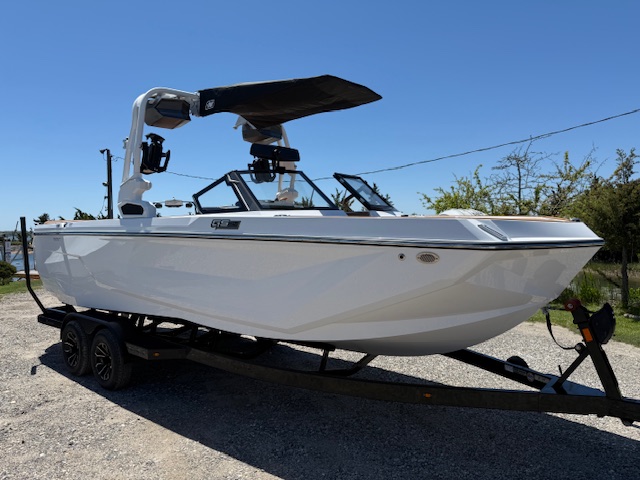 2025 Nautique GS24 Icon